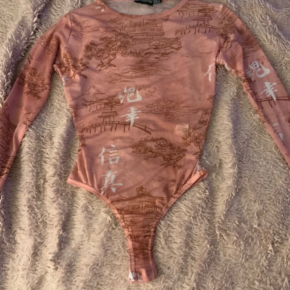 PrettyLittleThing Pink Graphic Long Sleeve Bodysuit
